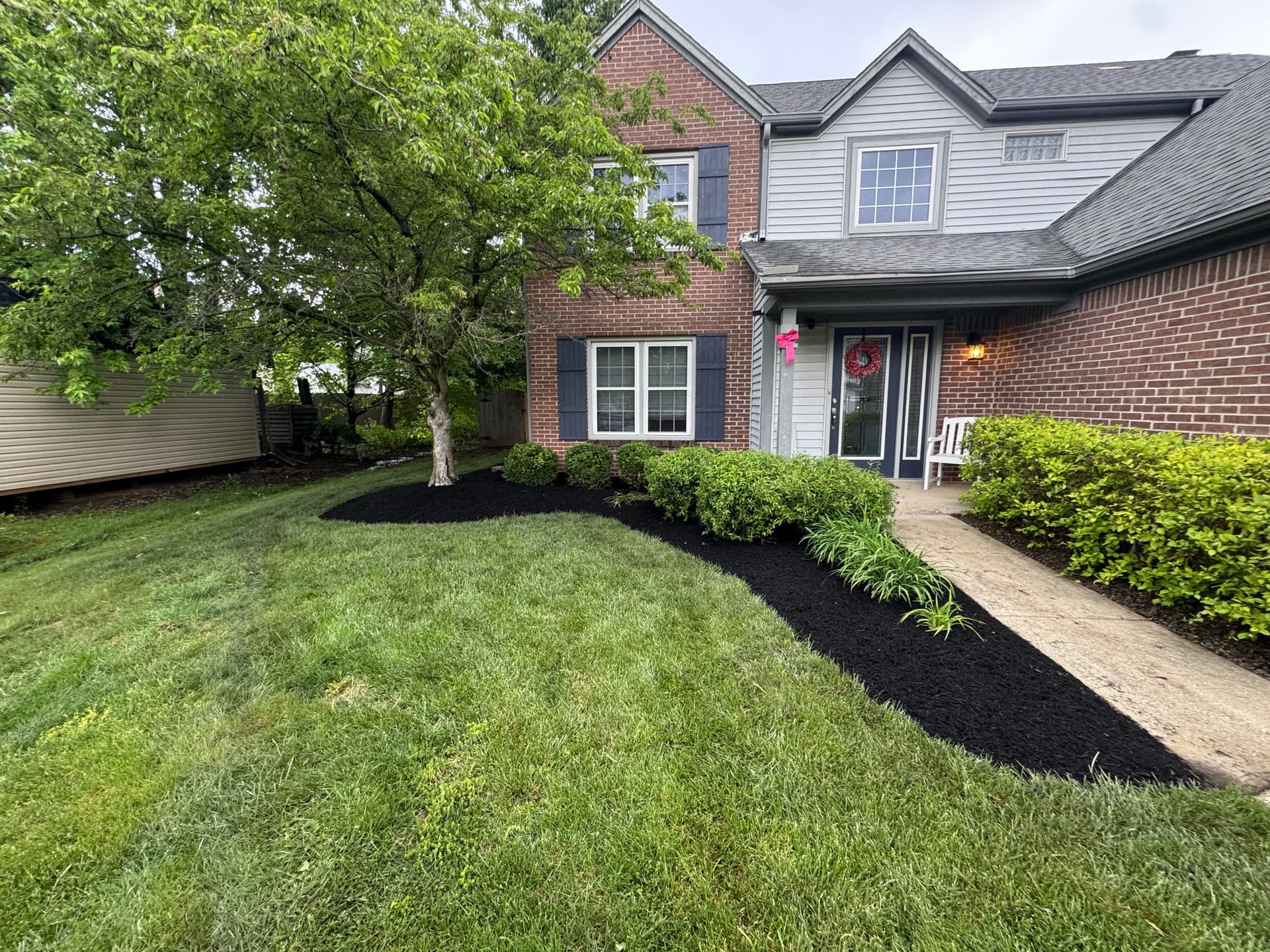 Gallery photos for 6 Yards of Black Mulch That Tied the Whole Yard Together: Image #1