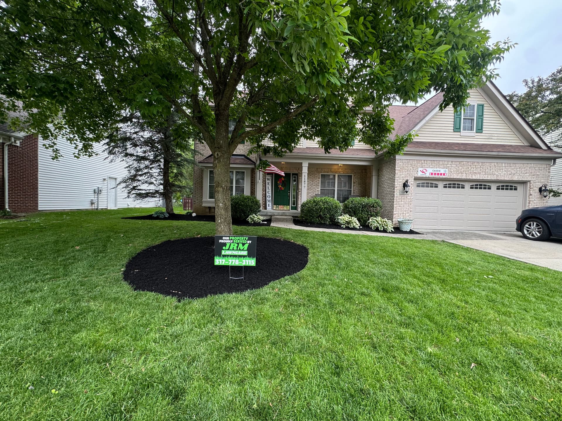 Gallery photos for 6 Yards of Black Premium Mulch Cleanup in Fishers: Image #1
