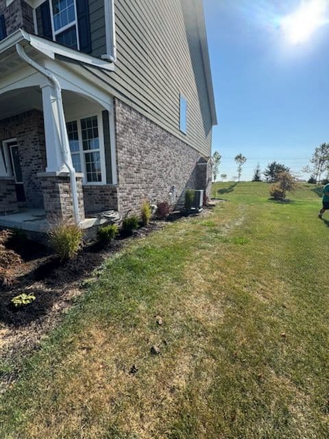 Gallery photos for Transforming Curb Appeal with Expert Landscaping: Image #1