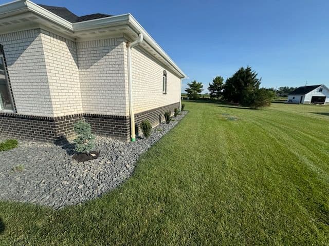 Gallery photos for Transform Your Lawn with Decorative Rock Elegance: Image #2