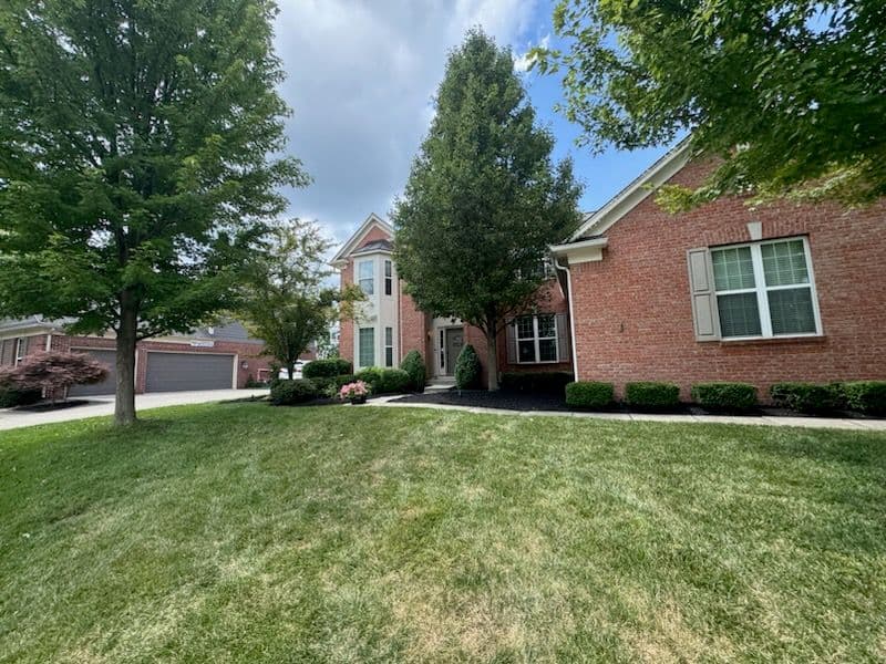 Stunning Mulch Installation and Lawn Care image
