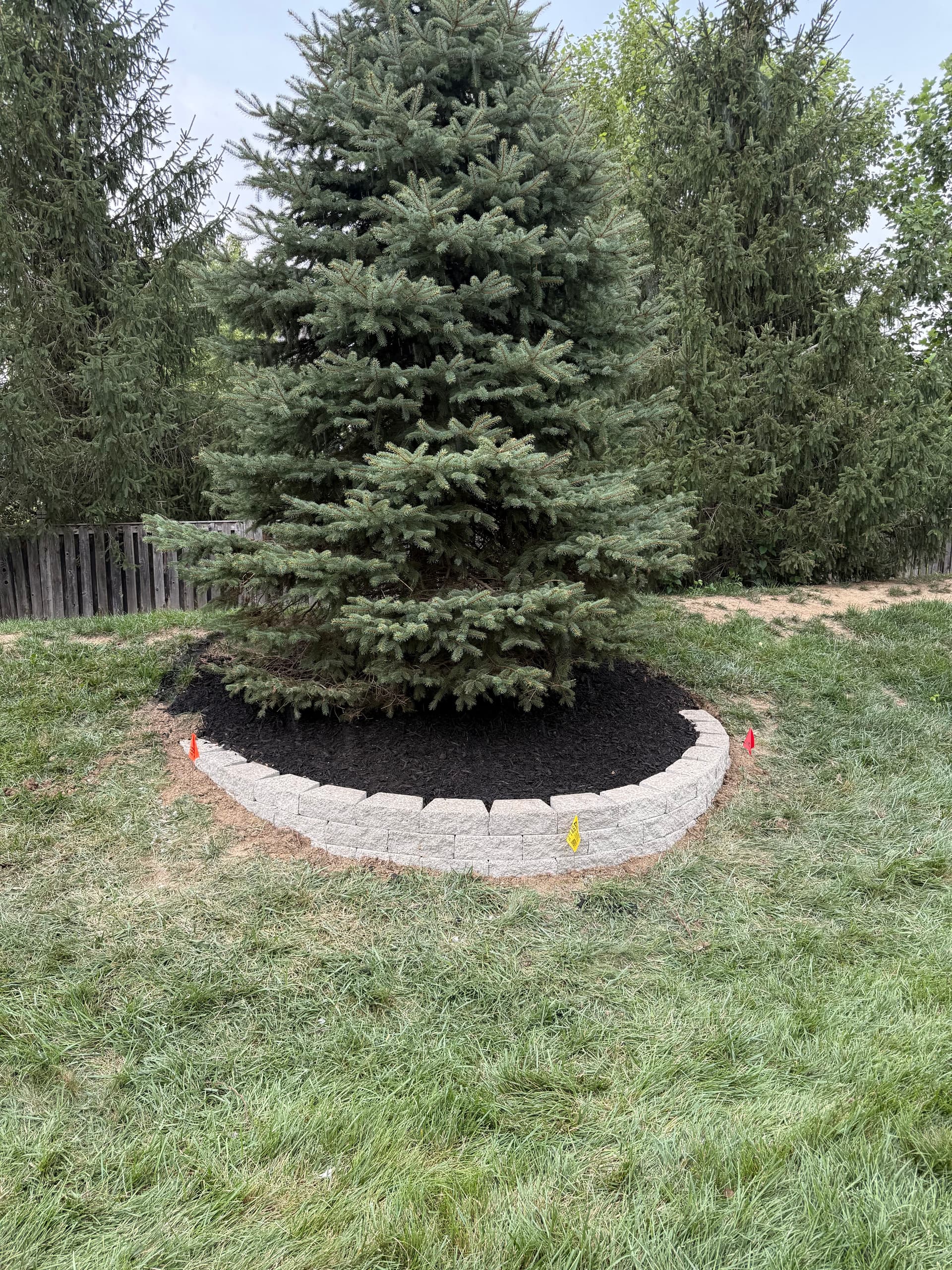 Gallery photos for Stone Garden Bed Wall Keeps Mulch Where It Belongs: Image #1